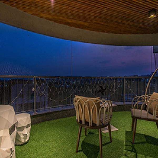 Manoj Doshi Apartment -Balcony